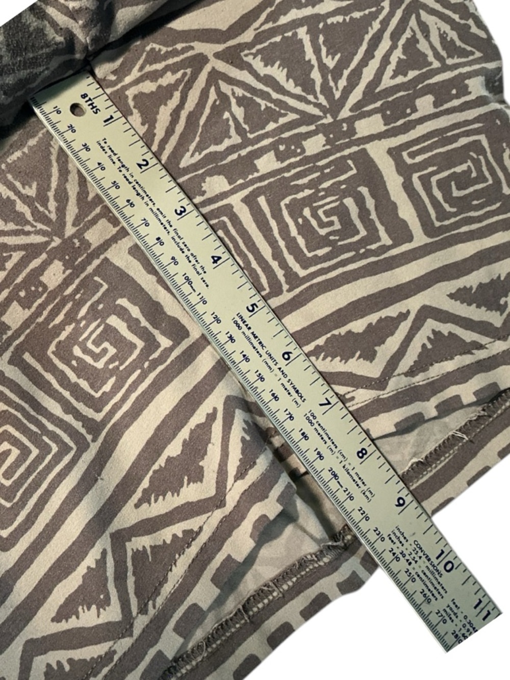 👍Chubbies Geometric Pattern Shorts  w/ Drawstring - Picture 10 of 10